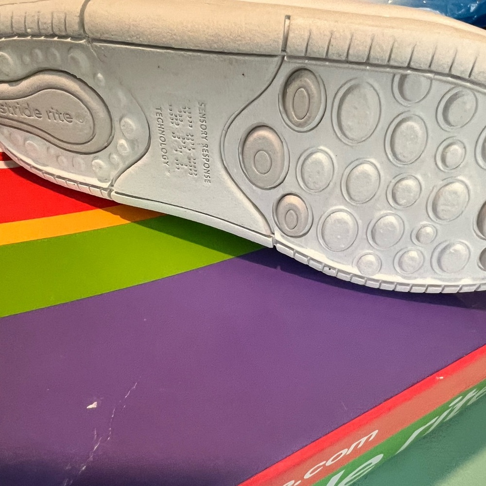 Stride Rite Wht Leather Walkers - Picture 3 of 4